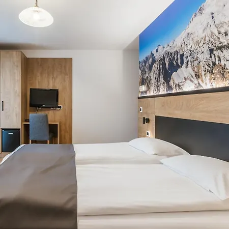 Toeroek Rooms, Bistro & Wellness Lesce (Upper Carniola)