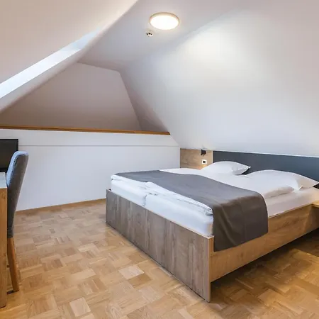 게스트하우스 Toeroek Rooms, Bistro & Wellness