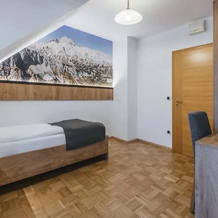 Toeroek Rooms, Bistro & Wellness 게스트하우스