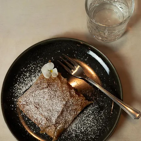 Gostinjska kuća Toeroek Rooms, Bistro & Wellness Lesce (Upper Carniola)