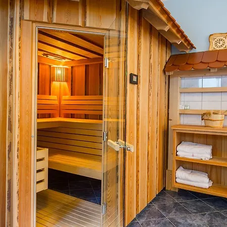 Toeroek Rooms, Bistro & Wellness Gæstehus Lesce (Upper Carniola)