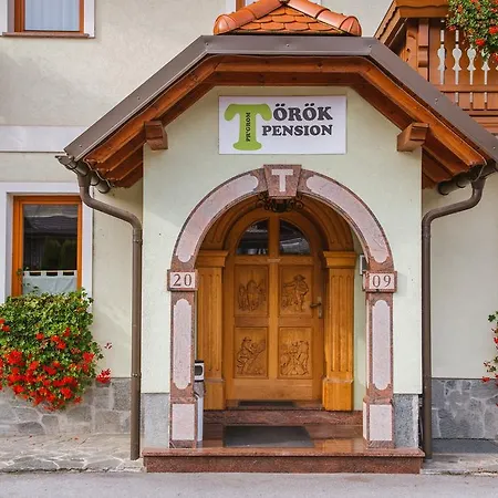 Guest house Toeroek 4*