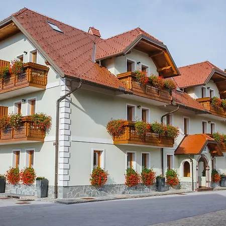 Pensjonat Toeroek Rooms, Bistro & Wellness 4*