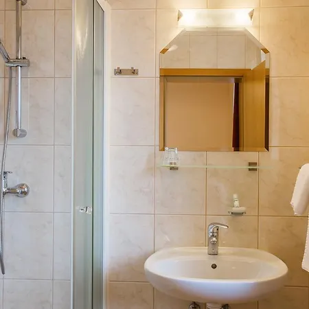 Guest house Toeroek Lesce (Upper Carniola)