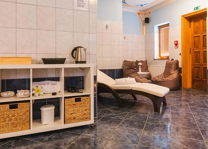 Toeroek Rooms, Bistro & Wellness Lesce (Upper Carniola)