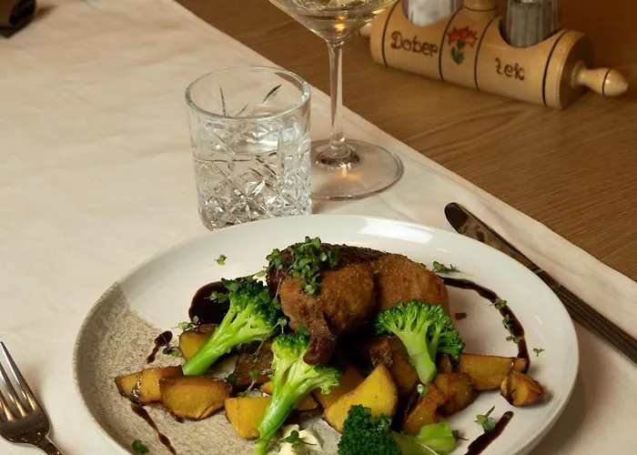 Toeroek Rooms, Bistro & Wellness Konukevi Lesce (Upper Carniola)