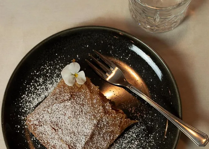 Konukevi Toeroek Rooms, Bistro & Wellness Lesce (Upper Carniola)