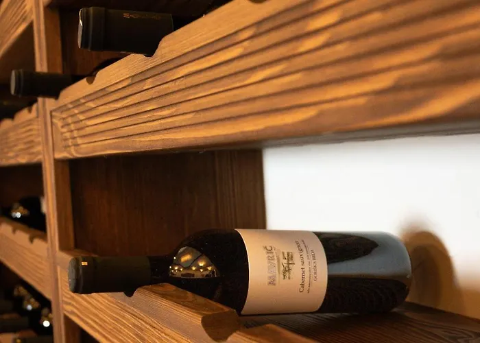 Toeroek Rooms, Bistro & Wellness Lesce (Upper Carniola)