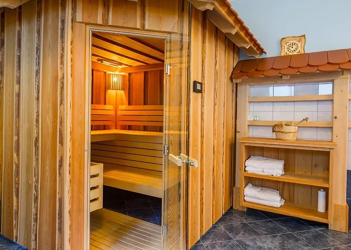 Toeroek Rooms, Bistro & Wellness Konukevi Lesce (Upper Carniola)